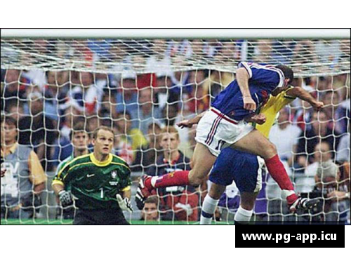 卡洛丝：探索球场背后的故事